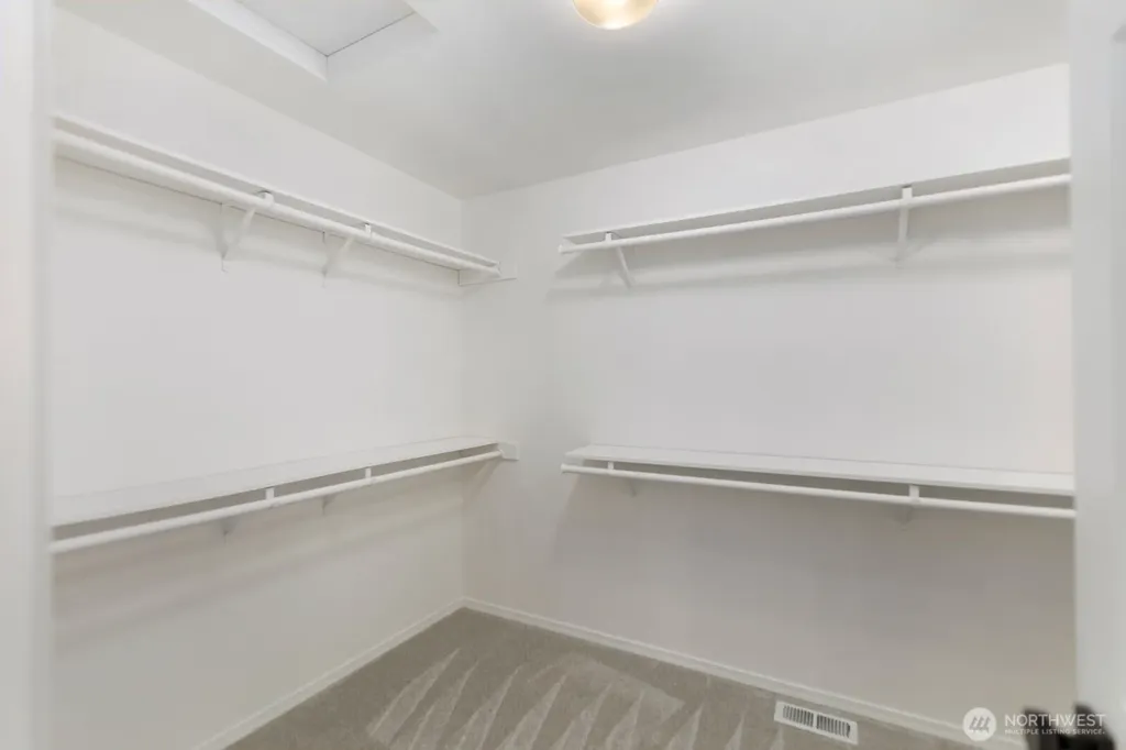 1642 204th Avenue NE Sammamish WA 98074