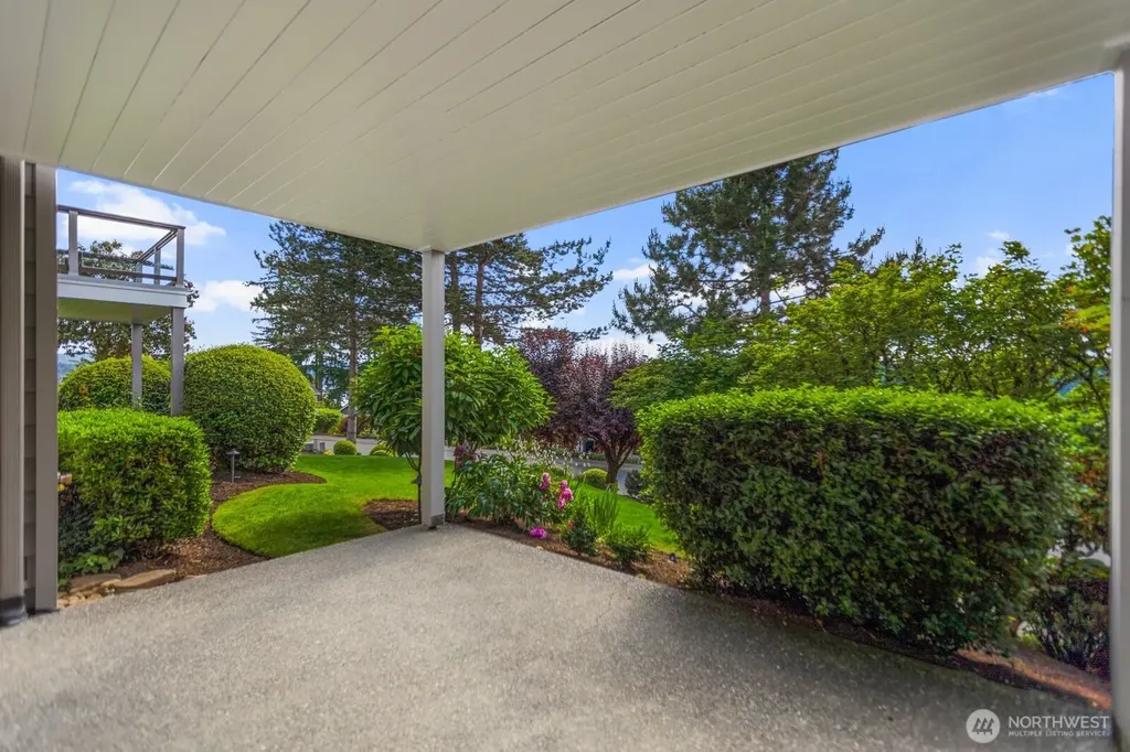 1642 204th Avenue NE Sammamish WA 98074