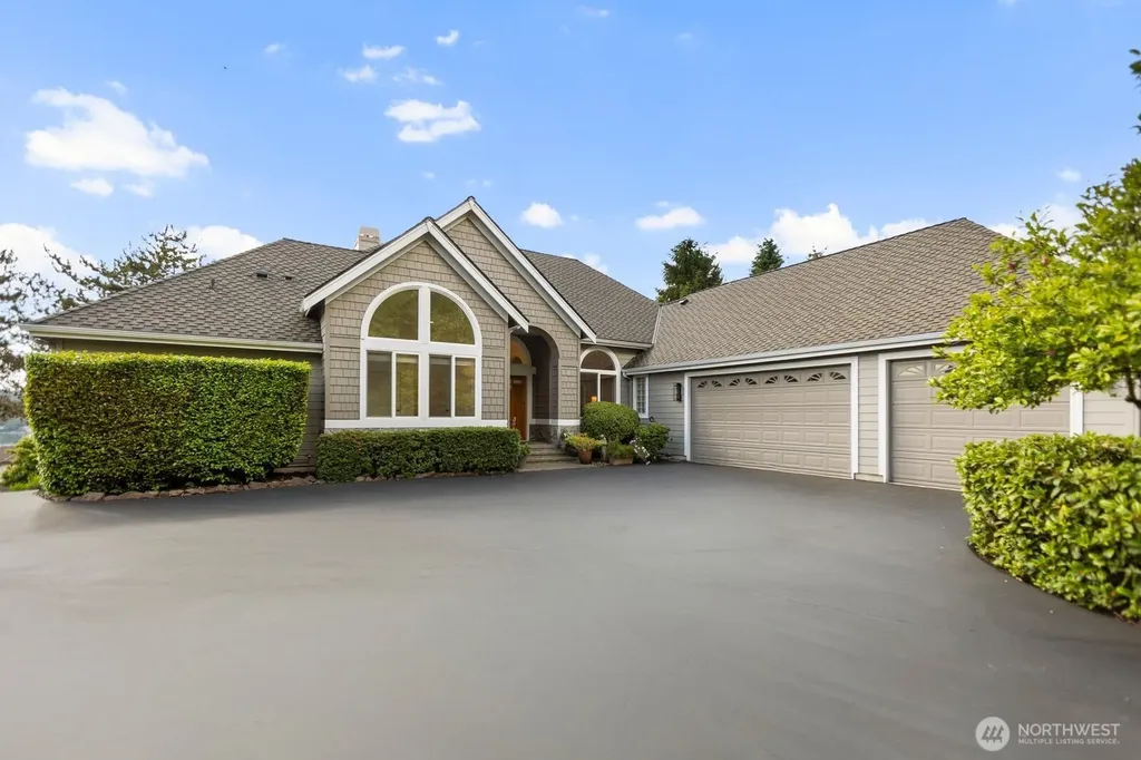 1642 204th Avenue NE Sammamish WA 98074