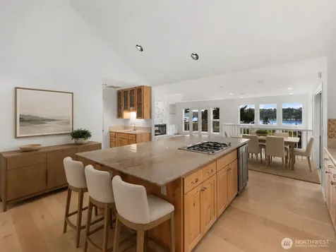1642 204th Avenue NE Sammamish WA 98074