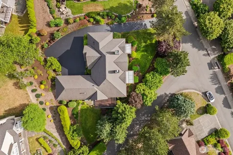 1642 204th Avenue NE Sammamish WA 98074