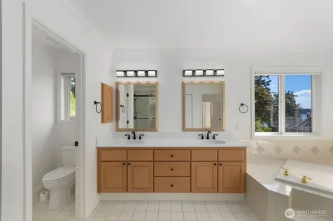 1642 204th Avenue NE Sammamish WA 98074