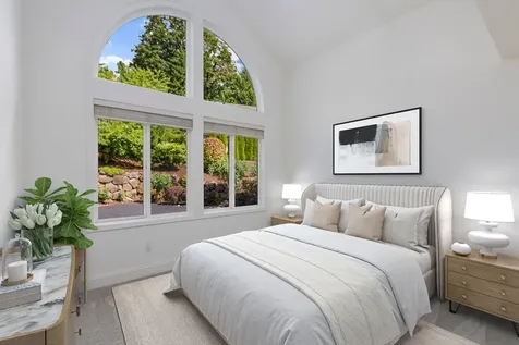 1642 204th Avenue NE Sammamish WA 98074