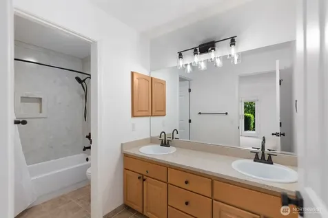 1642 204th Avenue NE Sammamish WA 98074