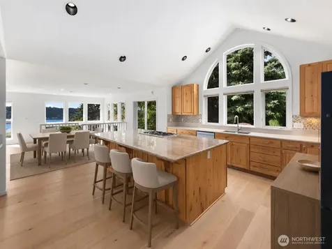 1642 204th Avenue NE Sammamish WA 98074