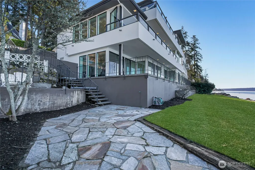 16331 Maplewild Avenue SW Burien WA 98166