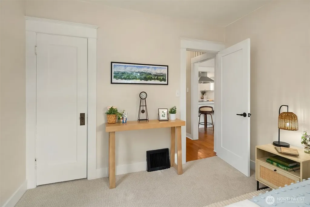 2001 Rainier Avenue Everett WA 98201