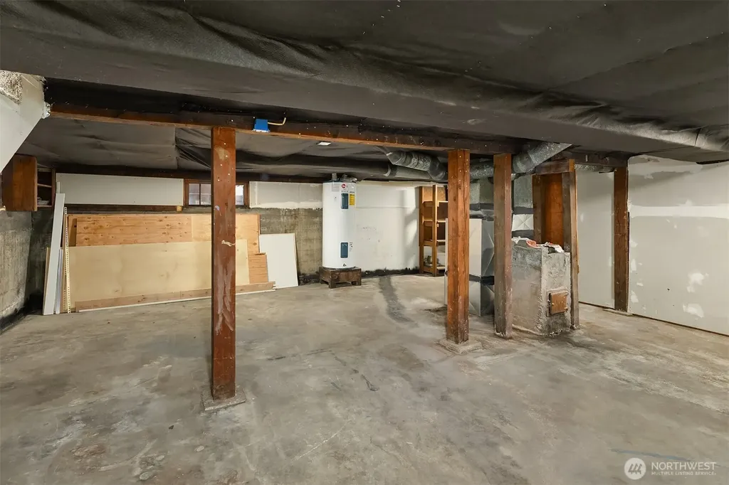 2001 Rainier Avenue Everett WA 98201