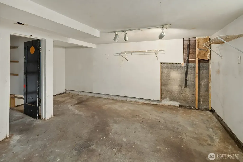 2001 Rainier Avenue Everett WA 98201