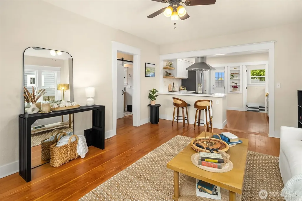 2001 Rainier Avenue Everett WA 98201