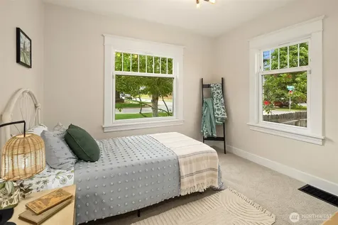 2001 Rainier Avenue Everett WA 98201