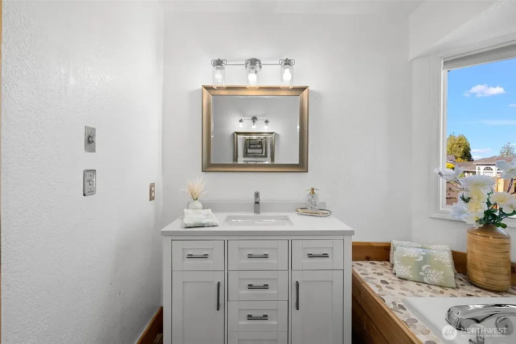 7598 E Alki View Court Port Orchard WA 98366