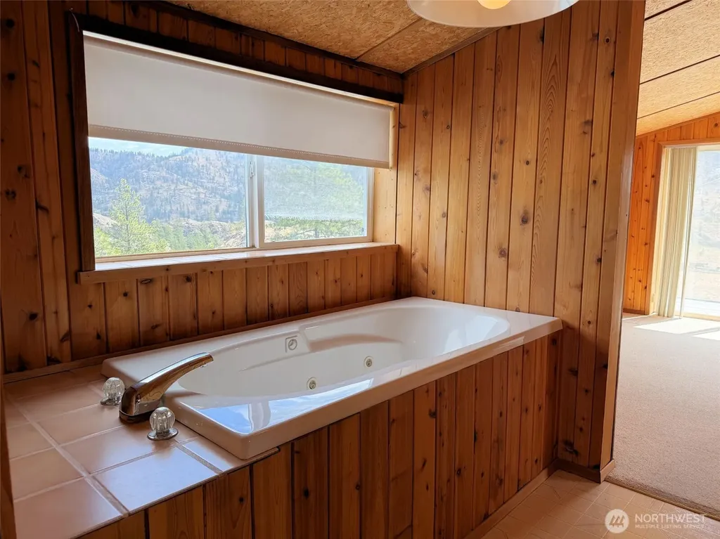 41238 Sterling Valley Road N Lincoln WA 99147
