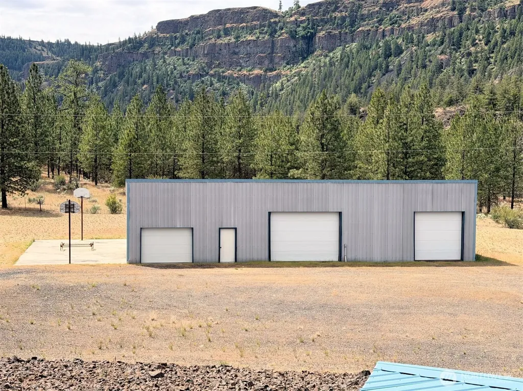 41238 Sterling Valley Road N Lincoln WA 99147