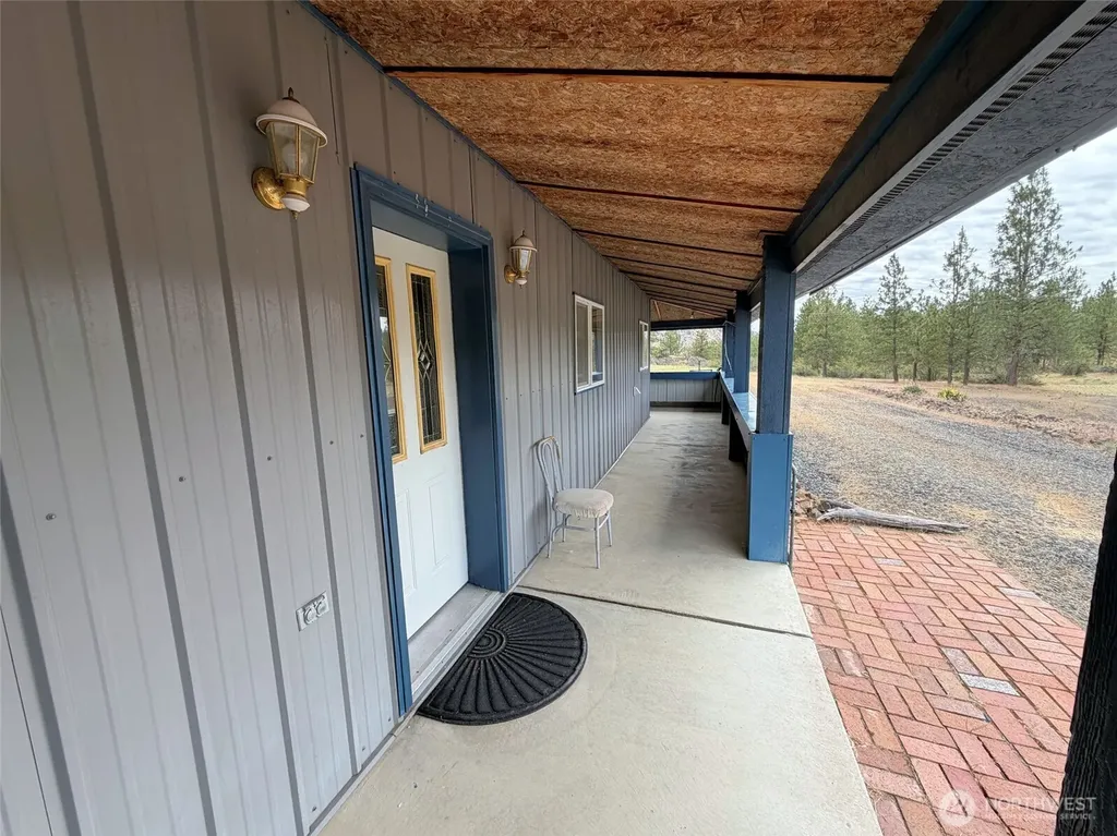 41238 Sterling Valley Road N Lincoln WA 99147