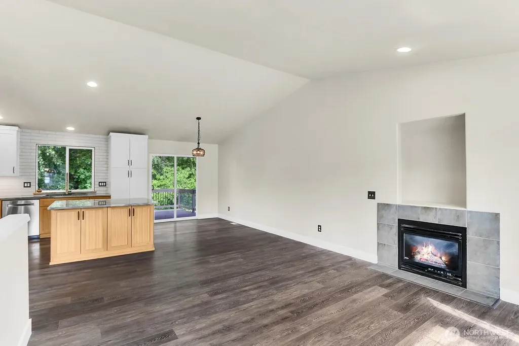 3323 Lake Drive Lake Stevens WA 98258