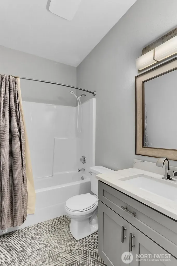 3323 Lake Drive Lake Stevens WA 98258