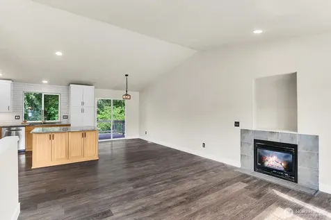 3323 Lake Drive Lake Stevens WA 98258