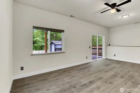 3323 Lake Drive Lake Stevens WA 98258