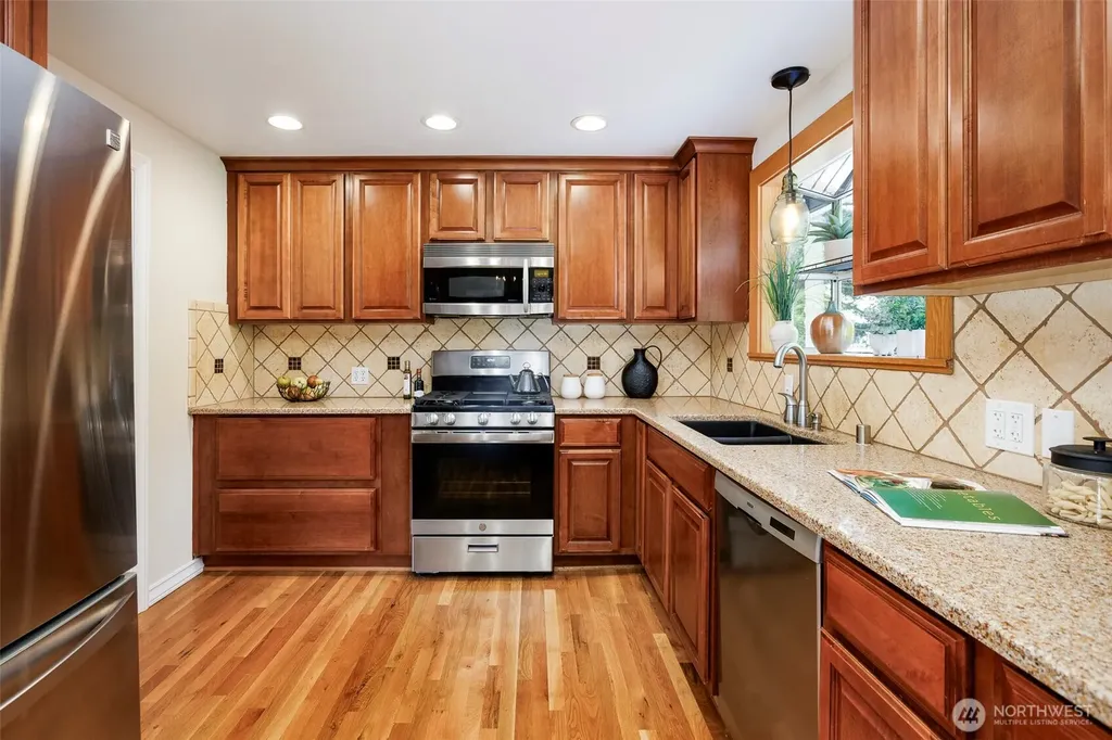 14101 Phinney Avenue N Seattle WA 98133