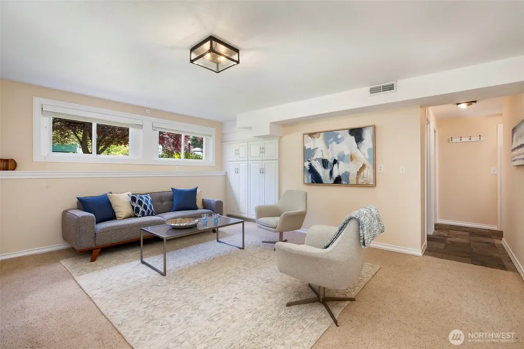 14101 Phinney Avenue N Seattle WA 98133