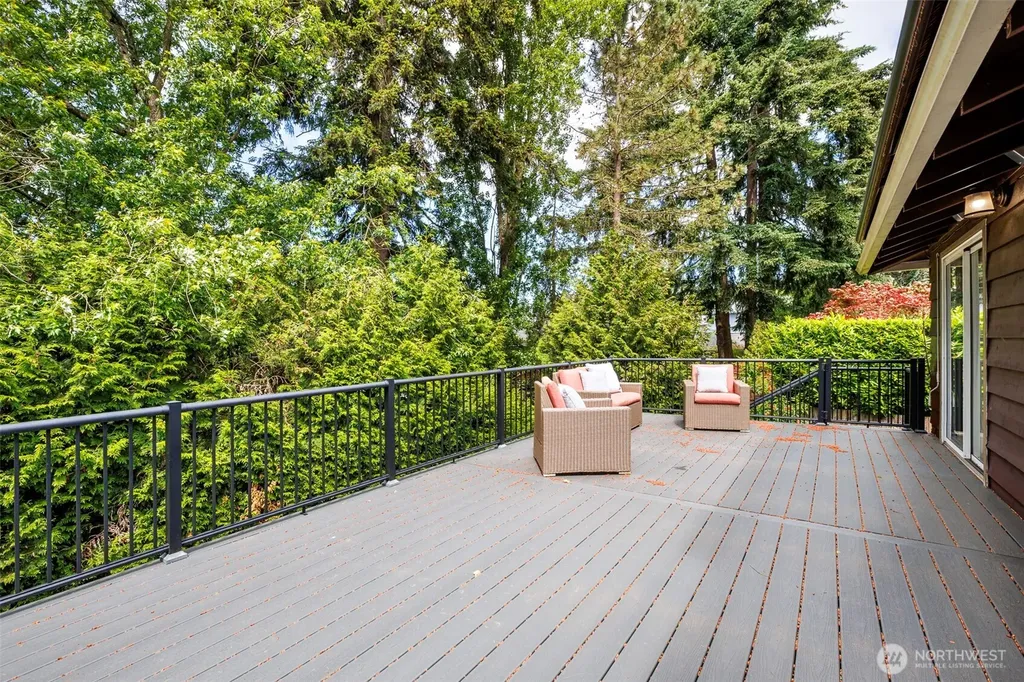 14101 Phinney Avenue N Seattle WA 98133
