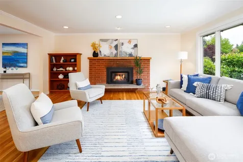 14101 Phinney Avenue N Seattle WA 98133
