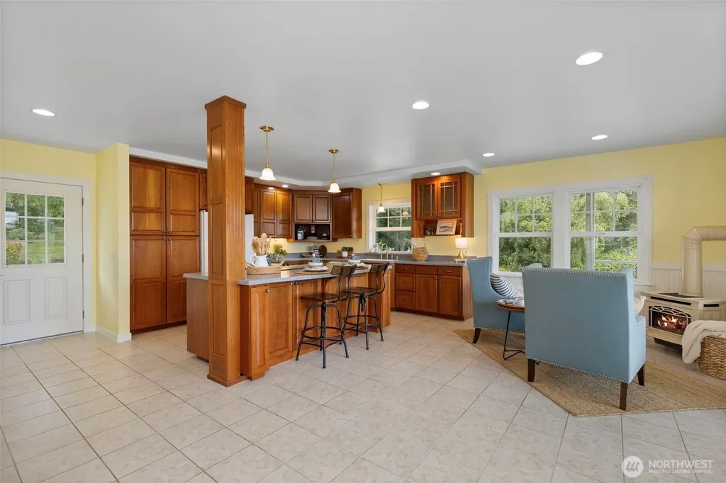17164 Lemolo Shore Drive NE Poulsbo WA 98370