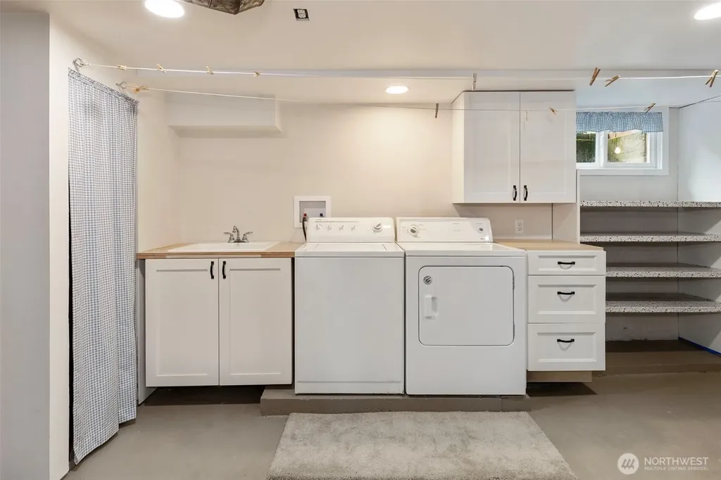 17164 Lemolo Shore Drive NE Poulsbo WA 98370