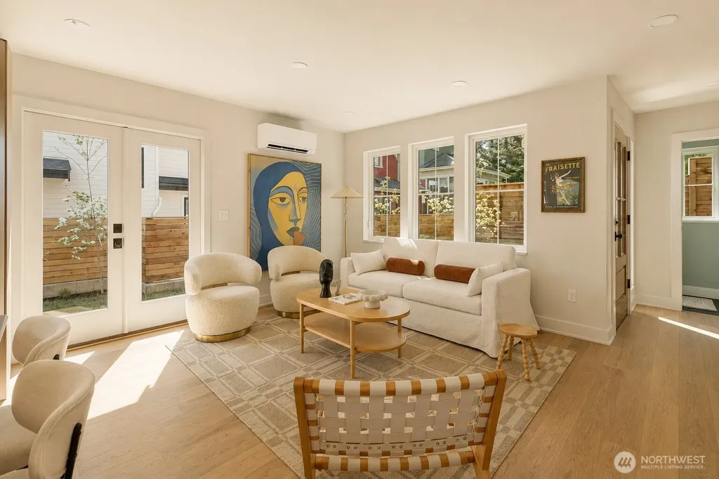 909 32nd Avenue S Seattle WA 98144