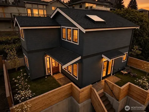 909 32nd Avenue S Seattle WA 98144