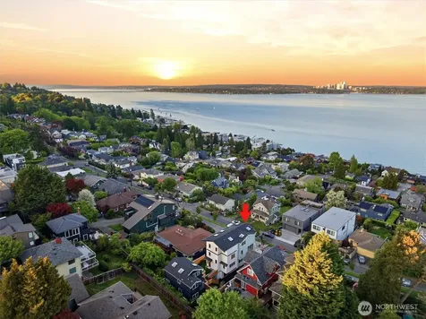 909 32nd Avenue S Seattle WA 98144