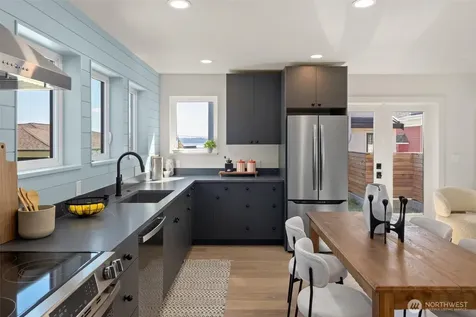 909 32nd Avenue S Seattle WA 98144