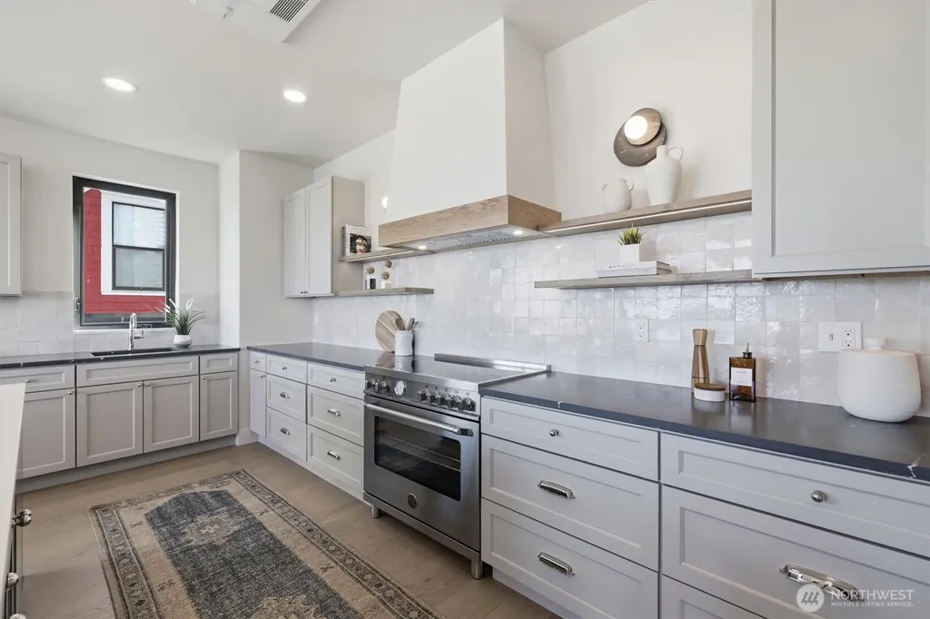 909 32nd Avenue S Seattle WA 98144