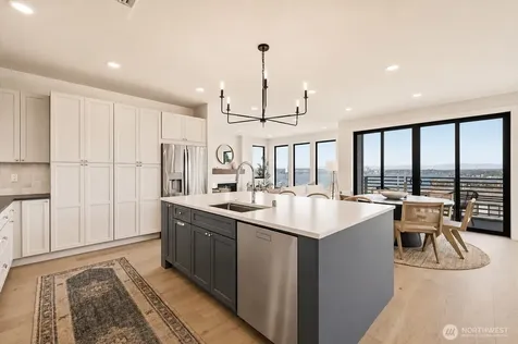 909 32nd Avenue S Seattle WA 98144