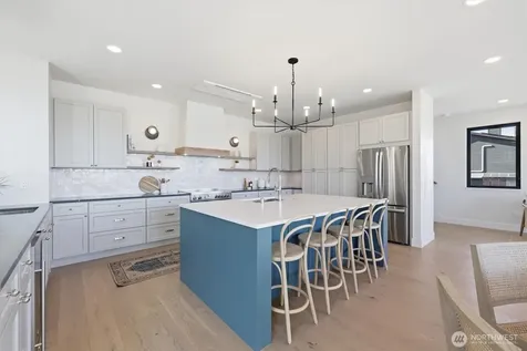 909 32nd Avenue S Seattle WA 98144