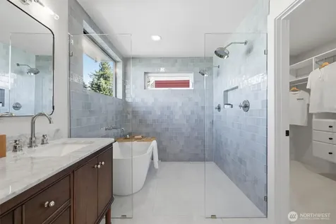 909 32nd Avenue S Seattle WA 98144