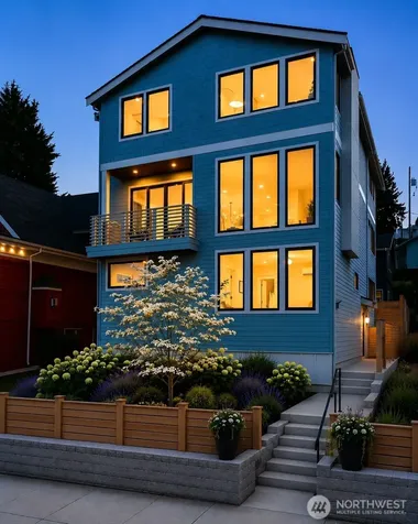 909 32nd Avenue S Seattle WA 98144