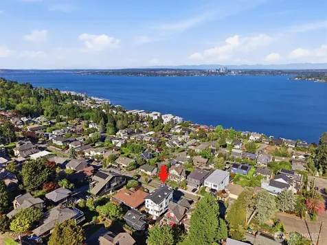 909 32nd Avenue S Seattle WA 98144