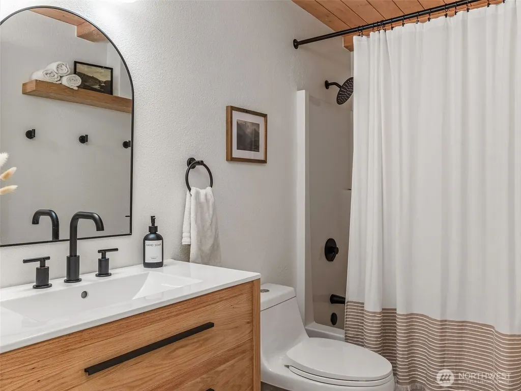 171 Rhododendren Lane Brinnon WA 98320