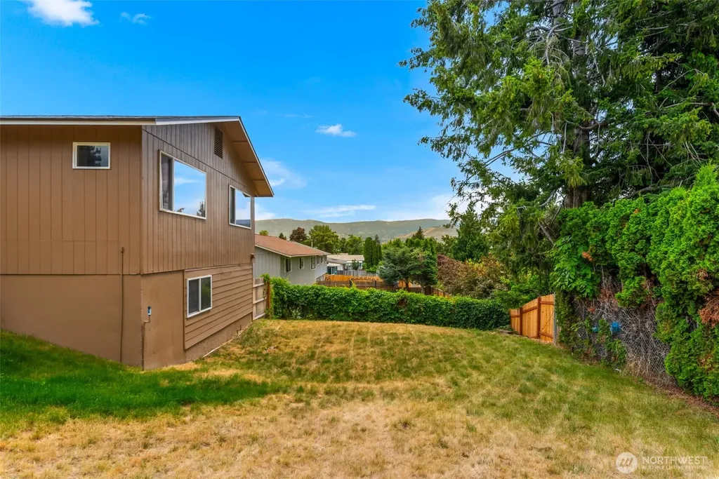 606 Lacey Place East Wenatchee WA 98802