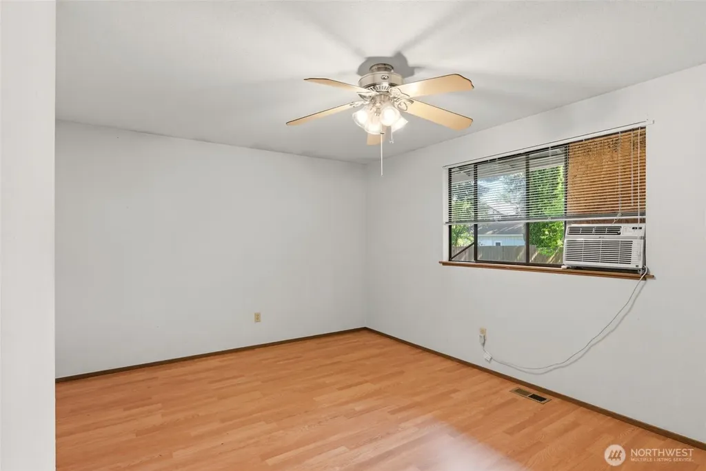 25248 111th Avenue SE Kent WA 98030