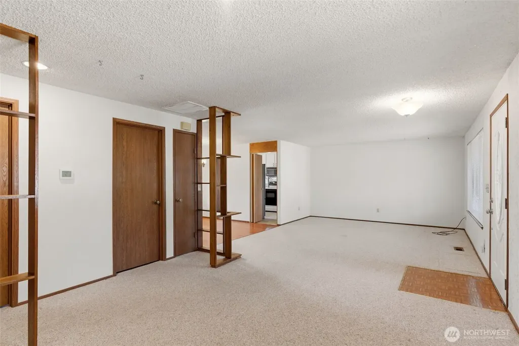 25248 111th Avenue SE Kent WA 98030