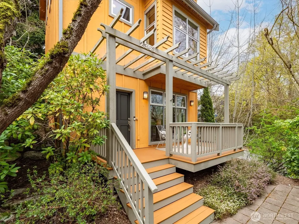 2363 S Mcclellan Street Seattle WA 98144
