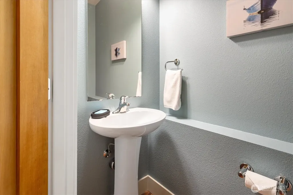 2363 S Mcclellan Street Seattle WA 98144