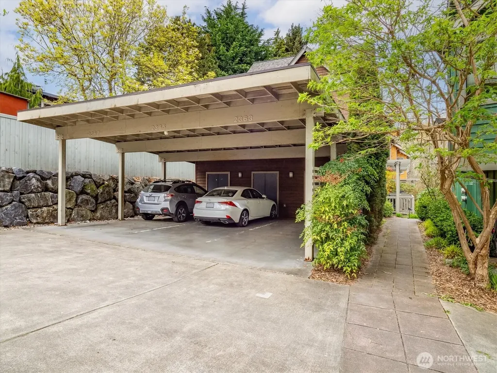 2363 S Mcclellan Street Seattle WA 98144