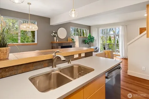 2363 S Mcclellan Street Seattle WA 98144