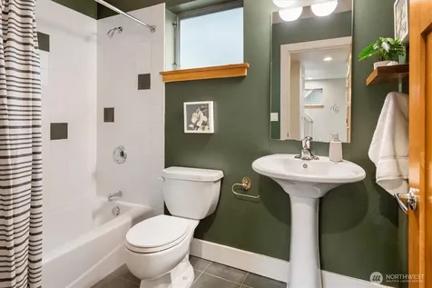 2363 S Mcclellan Street Seattle WA 98144