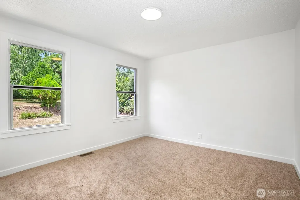 15513 8th Avenue NE Shoreline WA 98155