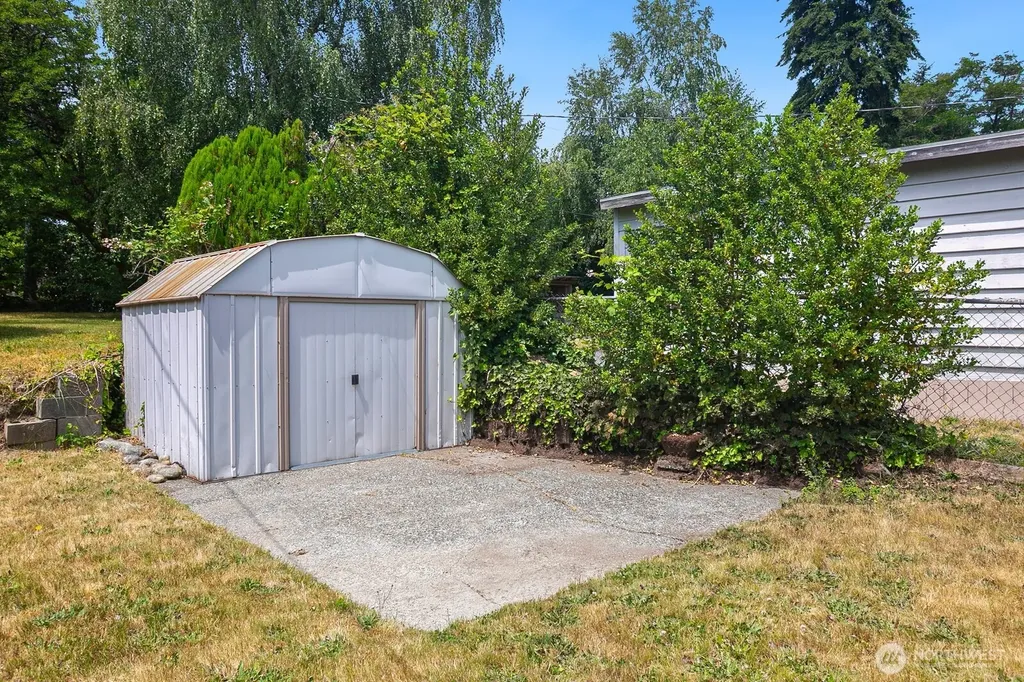 15513 8th Avenue NE Shoreline WA 98155
